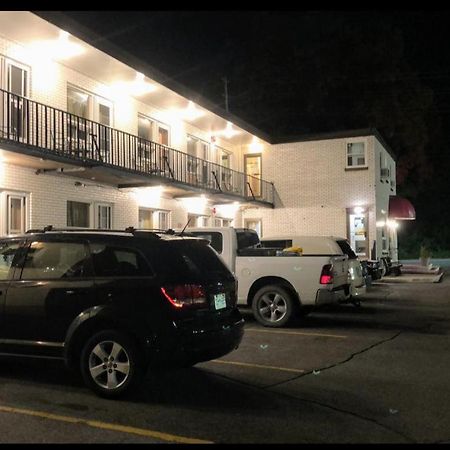 Traveller'S Motel แพร์รี ซาวด์ ภายนอก รูปภาพ